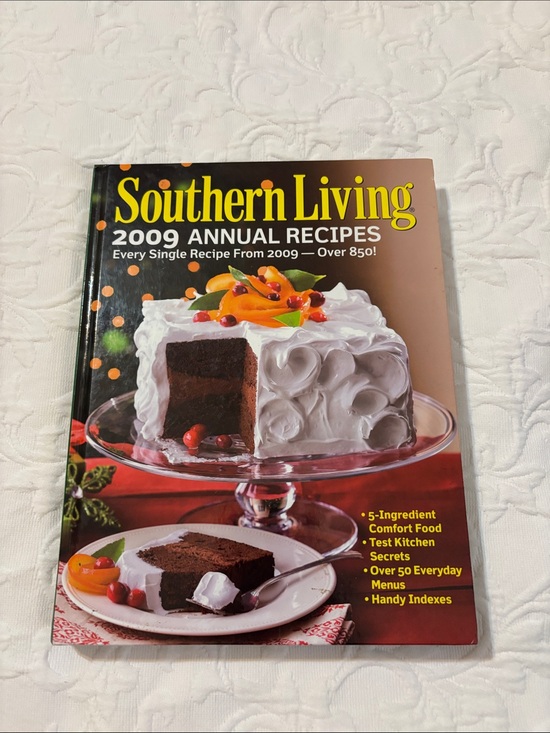 Southern Living Other - Southern Living 2009 Annual Recipes Cookbook - Yellow, White‎ & Red Cover